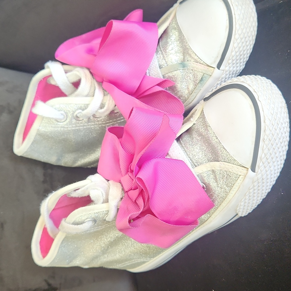 Girls shoes